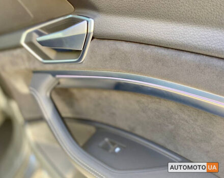 Серый Ауди E-Tron, объемом двигателя 55 л и пробегом 47 тыс. км за 48000 $, фото 19 на Automoto.ua