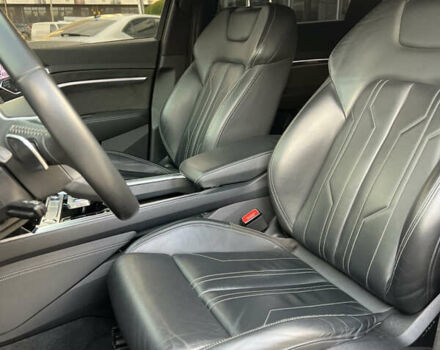 Ауди E-Tron 2020 в Луцке на Automoto.ua Серый Ауди E-Tron, объемом двигателя 0 л и пробегом 104 тыс. км за 33000 $, фото 27 на Automoto.ua