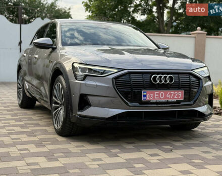 Сірий Ауді E-Tron, об'ємом двигуна 0 л та пробігом 180 тис. км за 25300 $, фото 10 на Automoto.ua