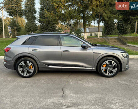 Сірий Ауді E-Tron, об'ємом двигуна 0 л та пробігом 180 тис. км за 21500 $, фото 3 на Automoto.ua