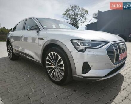 Сірий Ауді E-Tron, об'ємом двигуна 0 л та пробігом 70 тис. км за 34500 $, фото 28 на Automoto.ua
