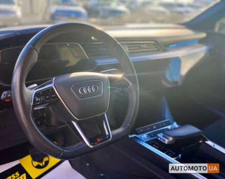 Серый Ауди E-Tron, объемом двигателя 55 л и пробегом 47 тыс. км за 48000 $, фото 9 на Automoto.ua
