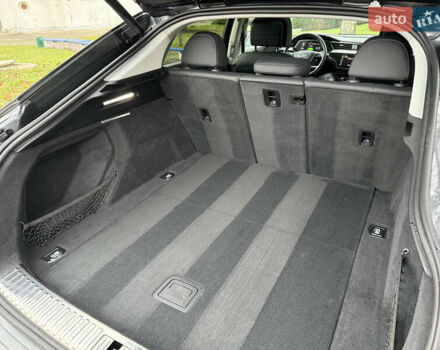 Сірий Ауді E-Tron, об'ємом двигуна 0 л та пробігом 53 тис. км за 34000 $, фото 38 на Automoto.ua