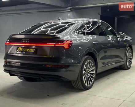 Ауді E-Tron 2020 у Чернівцях на Automoto.ua Сірий Ауді E-Tron, об'ємом двигуна 0 л та пробігом 65 тис. км за 48000 $, фото 5 на Automoto.ua
