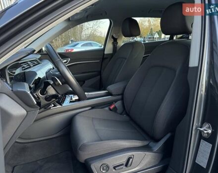 Серый Ауди E-Tron, объемом двигателя 0 л и пробегом 97 тыс. км за 21900 $, фото 40 на Automoto.ua