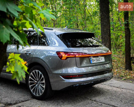 Серый Ауди E-Tron, объемом двигателя 0 л и пробегом 89 тыс. км за 31900 $, фото 5 на Automoto.ua