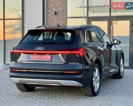 Серый Ауди E-Tron, объемом двигателя 0 л и пробегом 97 тыс. км за 21900 $, фото 19 на Automoto.ua