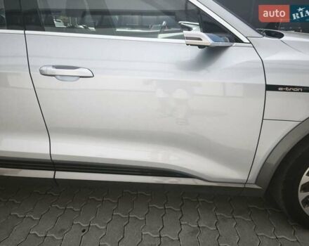 Сірий Ауді E-Tron, об'ємом двигуна 0 л та пробігом 70 тис. км за 34500 $, фото 63 на Automoto.ua
