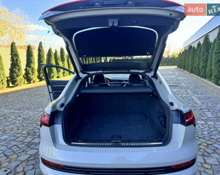 Сірий Ауді E-Tron, об'ємом двигуна 0 л та пробігом 105 тис. км за 34000 $, фото 28 на Automoto.ua