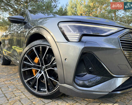 Ауді E-Tron 2020 у Дрогобичі на Automoto.ua Сірий Ауді E-Tron, об'ємом двигуна 0 л та пробігом 180 тис. км за 27990 $, фото 4 на Automoto.ua