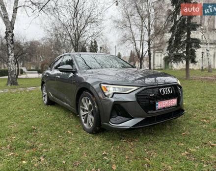 Сірий Ауді E-Tron, об'ємом двигуна 0 л та пробігом 53 тис. км за 34000 $, фото 1 на Automoto.ua