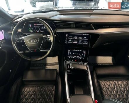 Серый Ауди E-Tron, объемом двигателя 0 л и пробегом 53 тыс. км за 37900 $, фото 44 на Automoto.ua