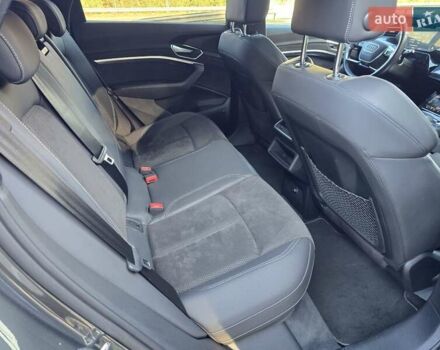 Сірий Ауді E-Tron, об'ємом двигуна 0 л та пробігом 67 тис. км за 37999 $, фото 57 на Automoto.ua