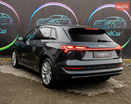 Сірий Ауді E-Tron, об'ємом двигуна 0 л та пробігом 154 тис. км за 25900 $, фото 22 на Automoto.ua
