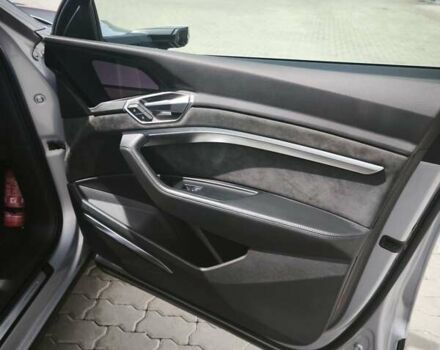 Сірий Ауді E-Tron, об'ємом двигуна 0 л та пробігом 70 тис. км за 34500 $, фото 94 на Automoto.ua