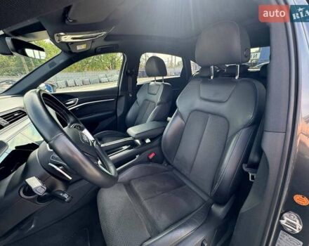 Серый Ауди E-Tron, объемом двигателя 0 л и пробегом 119 тыс. км за 33500 $, фото 21 на Automoto.ua