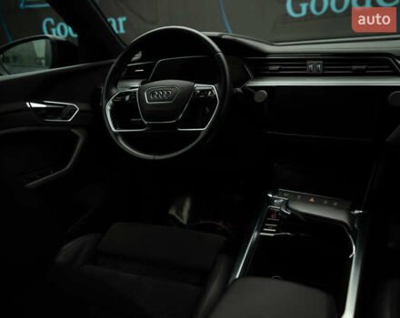 Сірий Ауді E-Tron, об'ємом двигуна 0 л та пробігом 154 тис. км за 25900 $, фото 73 на Automoto.ua