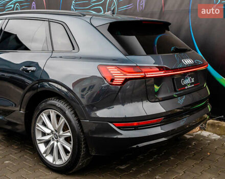 Сірий Ауді E-Tron, об'ємом двигуна 0 л та пробігом 154 тис. км за 25900 $, фото 15 на Automoto.ua