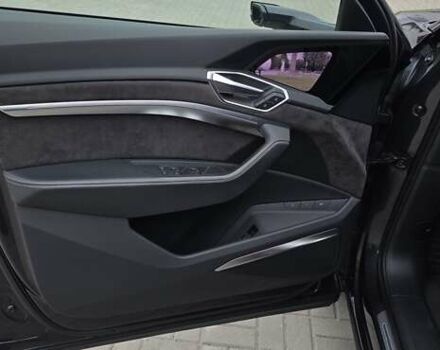 Серый Ауди E-Tron, объемом двигателя 0 л и пробегом 112 тыс. км за 29800 $, фото 20 на Automoto.ua