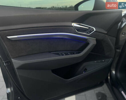 Сірий Ауді E-Tron, об'ємом двигуна 0 л та пробігом 140 тис. км за 37000 $, фото 26 на Automoto.ua