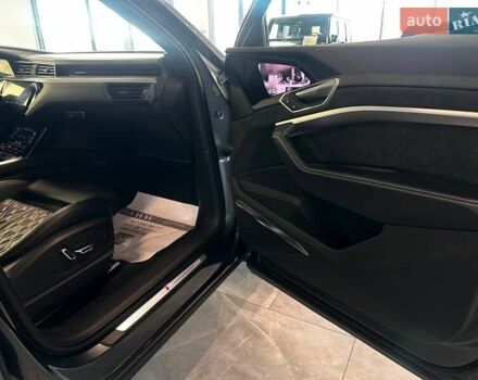 Серый Ауди E-Tron, объемом двигателя 0 л и пробегом 53 тыс. км за 37900 $, фото 41 на Automoto.ua