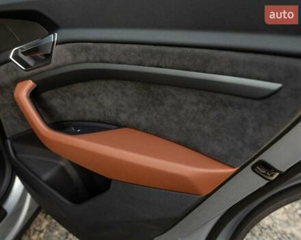 Сірий Ауді E-Tron, об'ємом двигуна 0 л та пробігом 112 тис. км за 34300 $, фото 40 на Automoto.ua