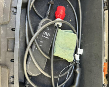 Серый Ауди E-Tron, объемом двигателя 0 л и пробегом 169 тыс. км за 26000 $, фото 17 на Automoto.ua