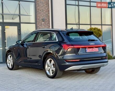 Серый Ауди E-Tron, объемом двигателя 0 л и пробегом 97 тыс. км за 21900 $, фото 15 на Automoto.ua