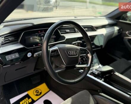 Сірий Ауді E-Tron, об'ємом двигуна 0 л та пробігом 63 тис. км за 36200 $, фото 9 на Automoto.ua