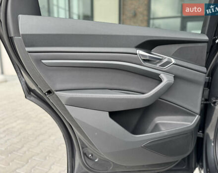 Ауди E-Tron 2020 в Тернополе на Automoto.ua Серый Ауди E-Tron, объемом двигателя 0 л и пробегом 126 тыс. км за 23900 $, фото 57 на Automoto.ua