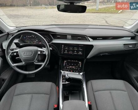 Серый Ауди E-Tron, объемом двигателя 0 л и пробегом 109 тыс. км за 30900 $, фото 29 на Automoto.ua