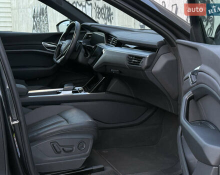 Ауді E-Tron 2020 у Львові на Automoto.ua Сірий Ауді E-Tron, об'ємом двигуна 0 л та пробігом 81 тис. км за 34920 $, фото 36 на Automoto.ua