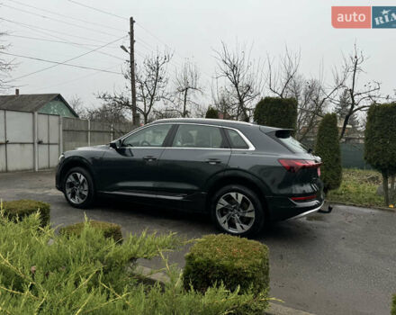 Серый Ауди E-Tron, объемом двигателя 0 л и пробегом 150 тыс. км за 23800 $, фото 5 на Automoto.ua