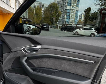 Серый Ауди E-Tron, объемом двигателя 0 л и пробегом 49 тыс. км за 29999 $, фото 6 на Automoto.ua