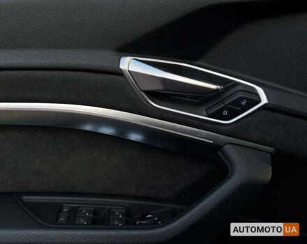 Ауди E-Tron 2020 в Львове на Automoto.ua Серый Ауди E-Tron, объемом двигателя 71 л и пробегом 42 тыс. км за 37600 $, фото 13 на Automoto.ua