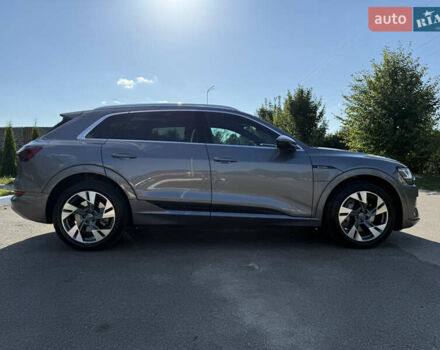 Сірий Ауді E-Tron, об'ємом двигуна 0 л та пробігом 65 тис. км за 39990 $, фото 14 на Automoto.ua