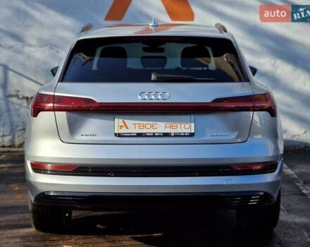 Серый Ауди E-Tron, объемом двигателя 0 л и пробегом 12 тыс. км за 31990 $, фото 35 на Automoto.ua