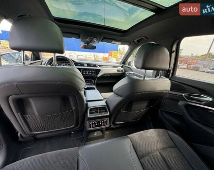 Серый Ауди E-Tron, объемом двигателя 0 л и пробегом 119 тыс. км за 33500 $, фото 23 на Automoto.ua