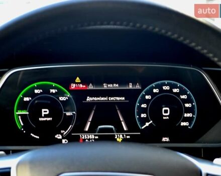 Серый Ауди E-Tron, объемом двигателя 0 л и пробегом 125 тыс. км за 23800 $, фото 26 на Automoto.ua