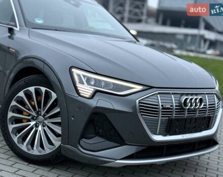 Серый Ауди E-Tron, объемом двигателя 0 л и пробегом 29 тыс. км за 38300 $, фото 2 на Automoto.ua