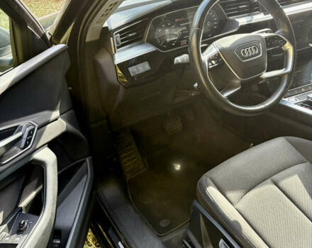 Серый Ауди E-Tron, объемом двигателя 0 л и пробегом 175 тыс. км за 22700 $, фото 38 на Automoto.ua