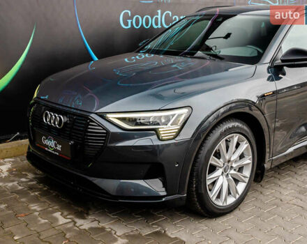 Сірий Ауді E-Tron, об'ємом двигуна 0 л та пробігом 154 тис. км за 25900 $, фото 18 на Automoto.ua