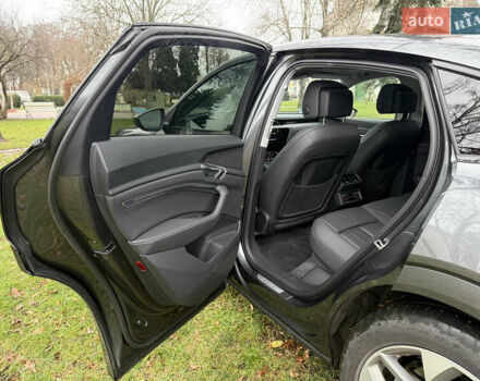 Сірий Ауді E-Tron, об'ємом двигуна 0 л та пробігом 53 тис. км за 34000 $, фото 32 на Automoto.ua