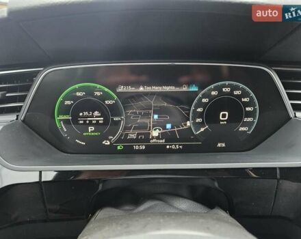 Серый Ауди E-Tron, объемом двигателя 0 л и пробегом 112 тыс. км за 27600 $, фото 16 на Automoto.ua