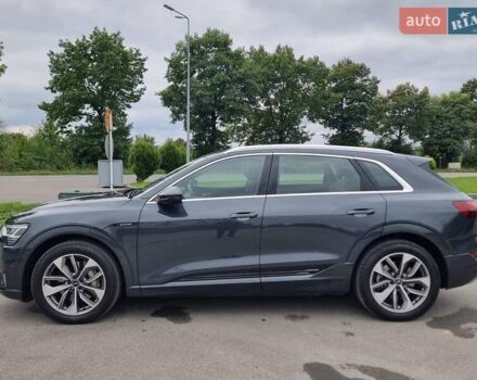 Серый Ауди E-Tron, объемом двигателя 0 л и пробегом 120 тыс. км за 29900 $, фото 7 на Automoto.ua