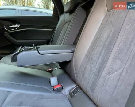 Сірий Ауді E-Tron, об'ємом двигуна 0 л та пробігом 78 тис. км за 30500 $, фото 22 на Automoto.ua