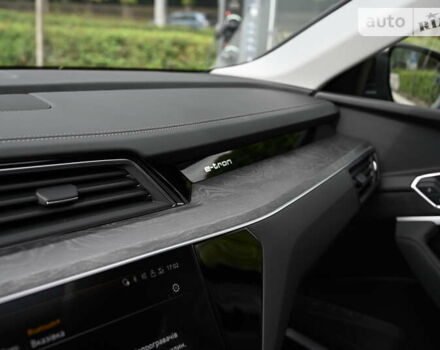 Серый Ауди E-Tron, объемом двигателя 0 л и пробегом 62 тыс. км за 43500 $, фото 18 на Automoto.ua