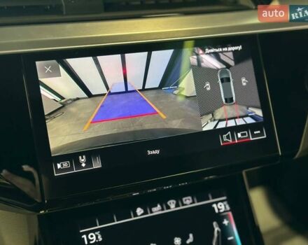 Серый Ауди E-Tron, объемом двигателя 0 л и пробегом 53 тыс. км за 37900 $, фото 24 на Automoto.ua