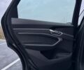 Сірий Ауді E-Tron, об'ємом двигуна 0 л та пробігом 178 тис. км за 21700 $, фото 56 на Automoto.ua