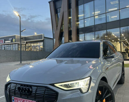 Сірий Ауді E-Tron, об'ємом двигуна 0 л та пробігом 104 тис. км за 32500 $, фото 1 на Automoto.ua